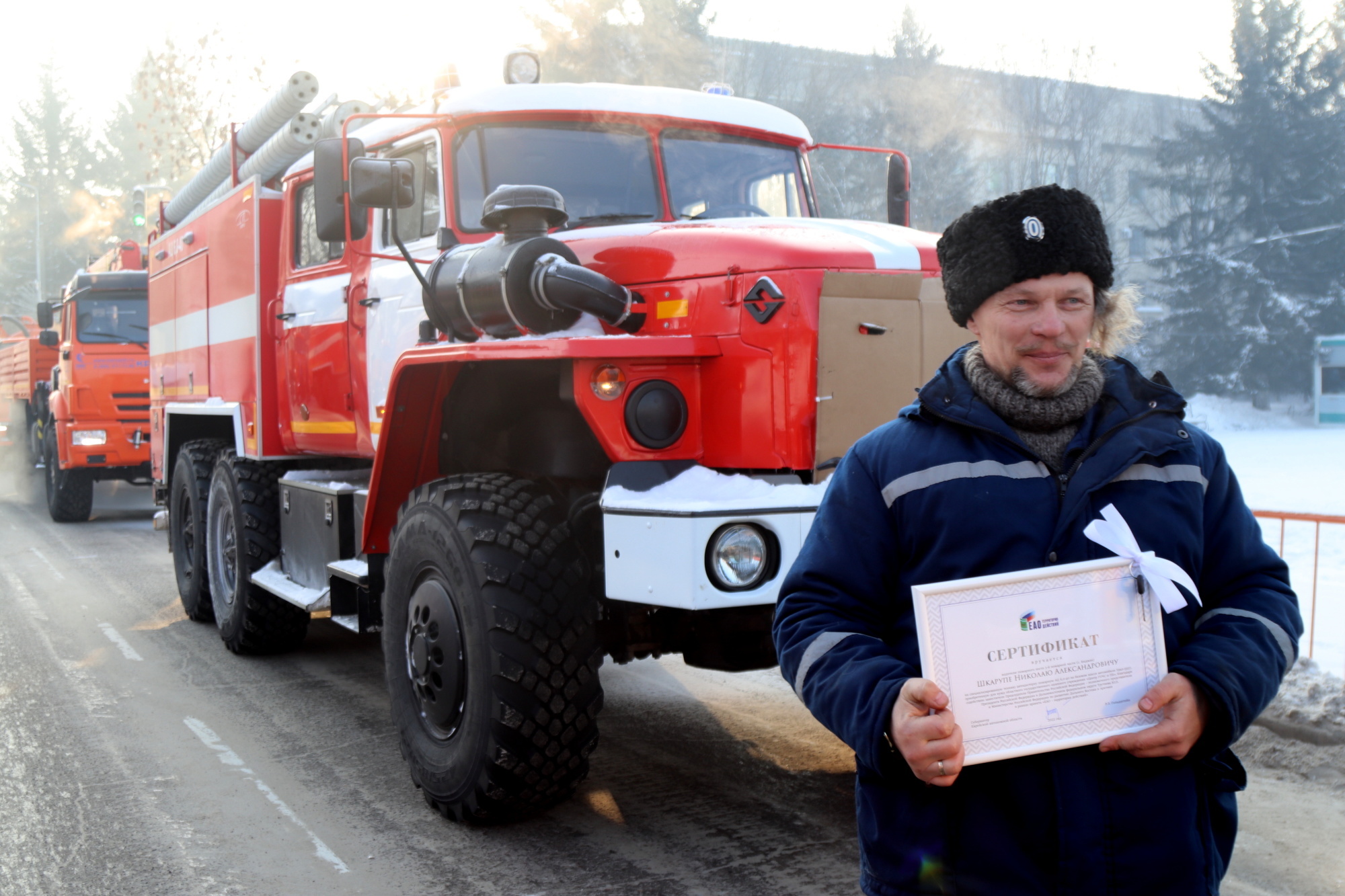 Подарок огнеборцам. Десять современных автоцистерн получили пожарные  подразделения Еврейской автономии - Новости - Главное управление МЧС России  по Еврейской автономной области